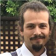 Profesor de Matemáticas, Física y Química, Tecnología y Dibujo Técnico, con titulación académica de Arquitecto Técnico